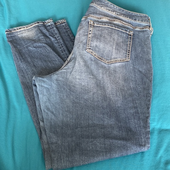 Torrid Boyfriend Jeans - Picture 4 of 4